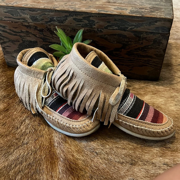 Marie California Edge of Night Moccasin Size 7