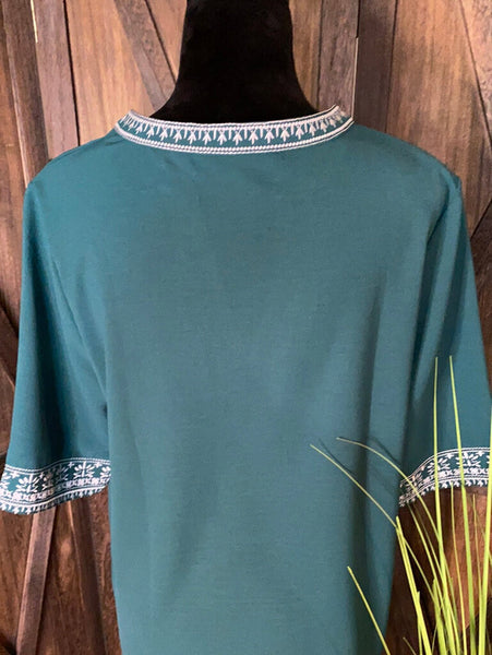 Green and White Size L