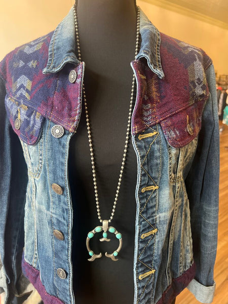 Naja Pendant Necklace