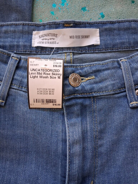 Levi Mid Rise Skinny Light Wash Size 16