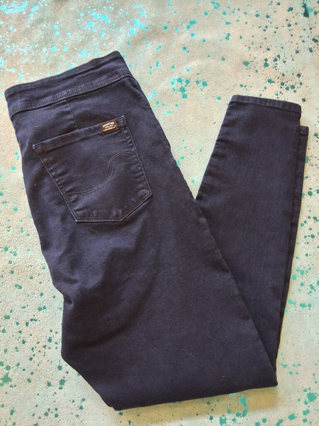 Levi Shaping Skinny Size 16