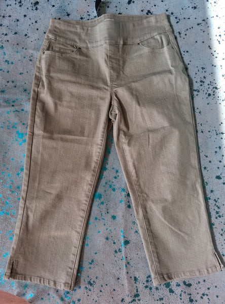 Croft and Barrow Capri Size 6