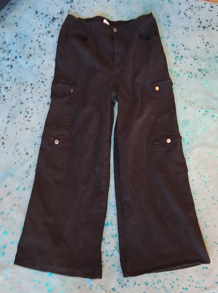 No Boundaries Black Cargo Pants XL