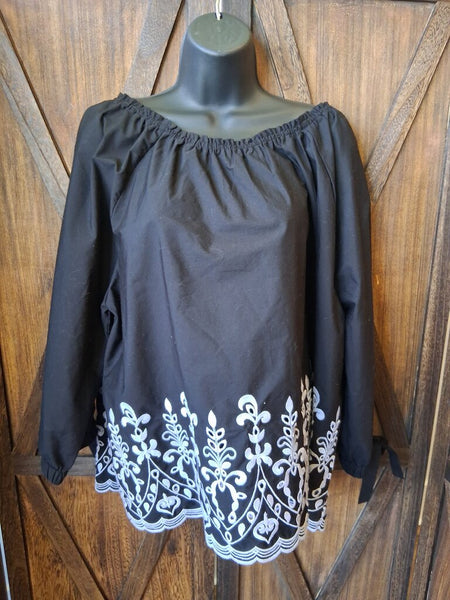 Black Embroidered Top Size 2XL (20)