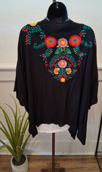 Umgee Floral Embroidered Kimono Size M/L