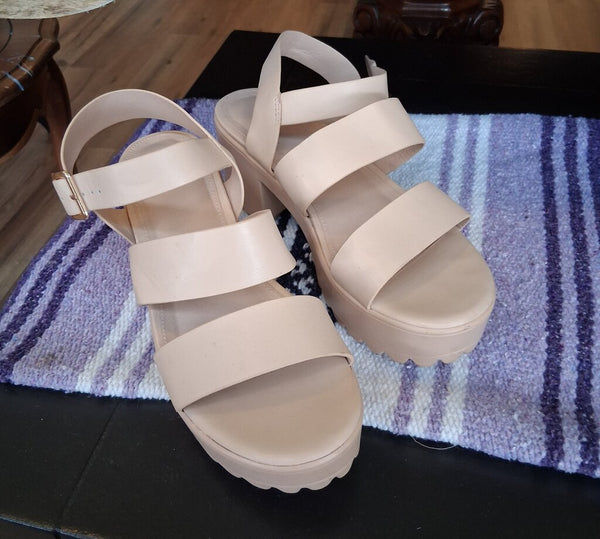 Neutral Chunky Platform 8