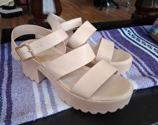 Neutral Chunky Platform 8