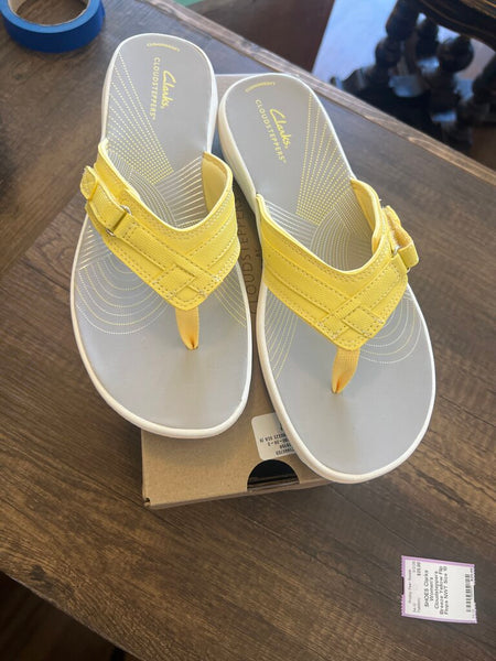 Clarks Women's Cloudsteppers Breeze Yellow Flip Flops NWT Size 10