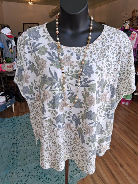 Muted Floral Shirt 18/20W