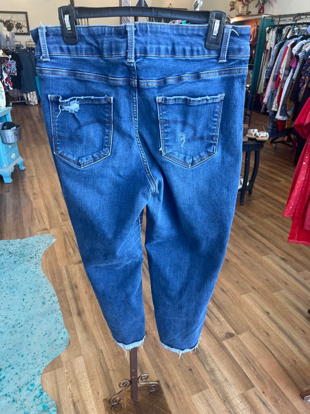 Time and Tru Mid Rise Capri Size 14