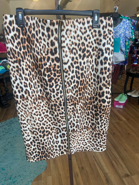 Bold Elements Cut to Curve Skirt L
