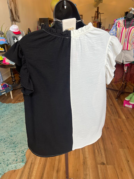 Black and White Color Block Top Size M