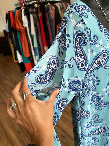 Charlotte Russe Baby Blue Paisley w/open Sleeve Size Small