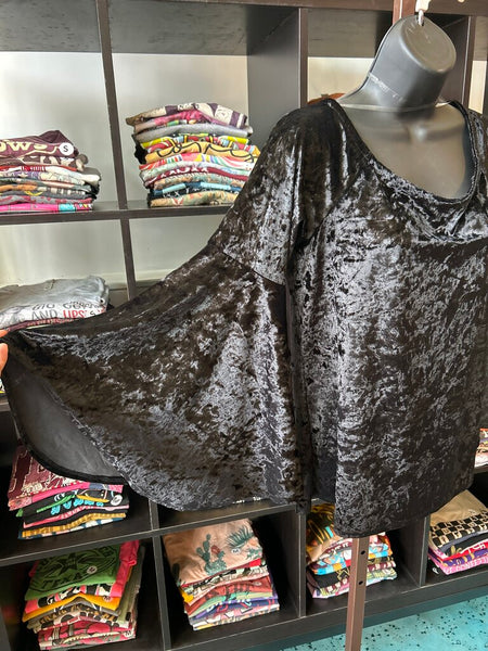 Blue Haven Flare Sleeve Velvet Top Size L