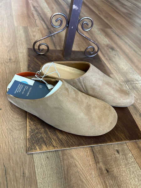 Brooke Tan Clog NWT Size 7.5