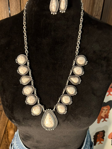 White Buffalo Teardrop Set NWT