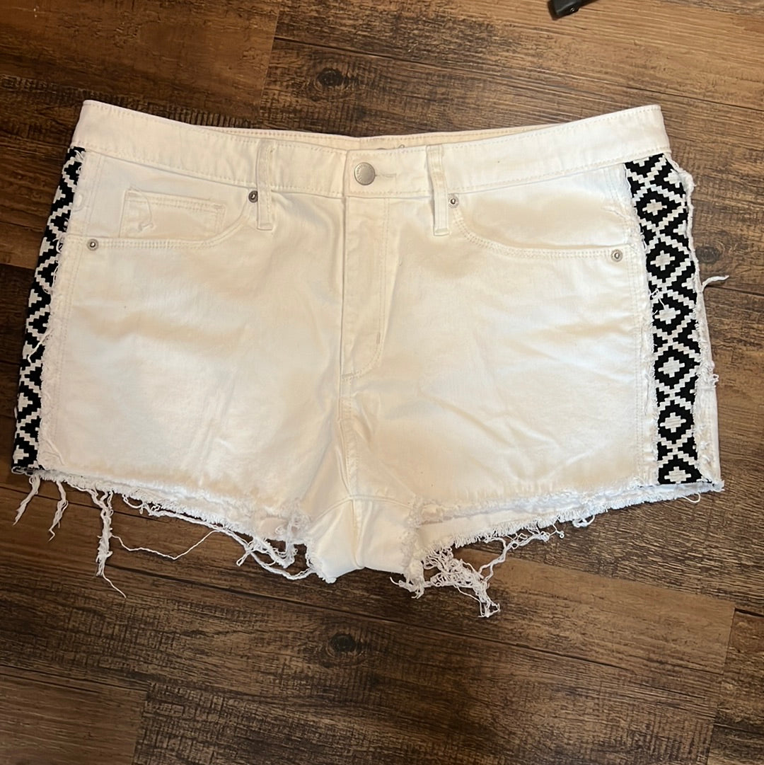 Aztec Shorts Size 16/33R