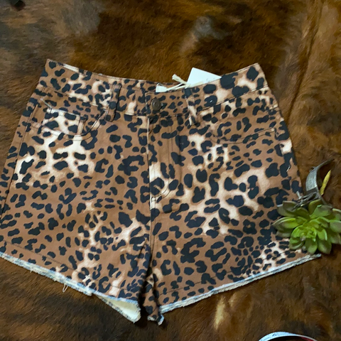 Leopard Shorts Size L NWT