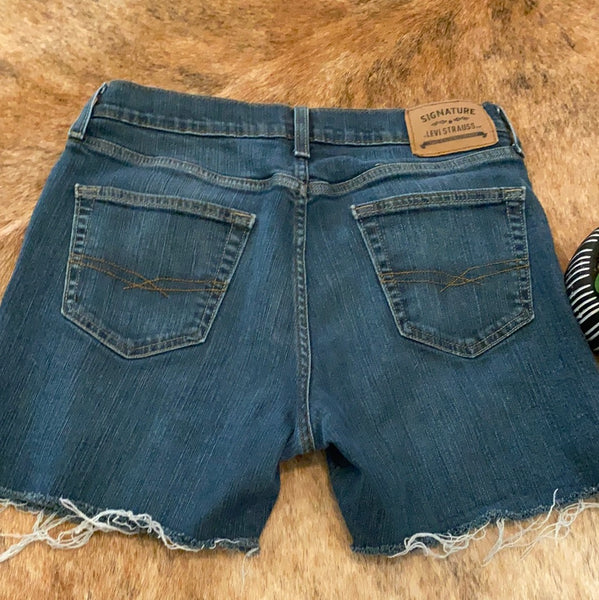 Levi Cutoffs Size 30