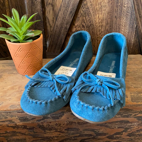 Minnetonka Size 7 1/2-NWT