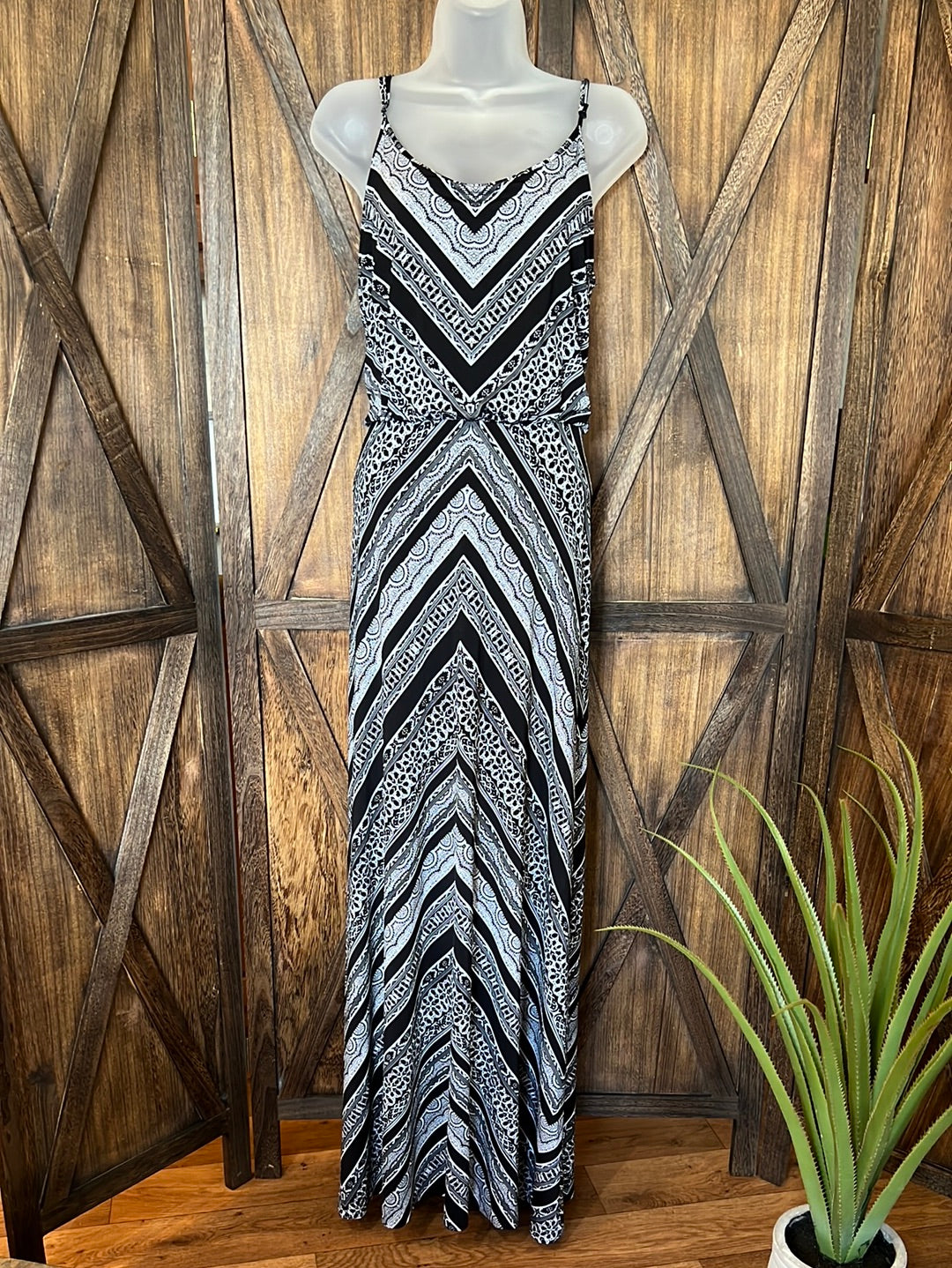 Black/White Geometric Maxi Dress Size L