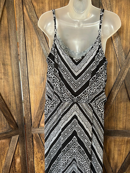 Black/White Geometric Maxi Dress Size L